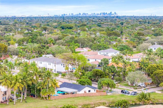 15930 SW 90th Ave, Palmetto Bay, FL 33157