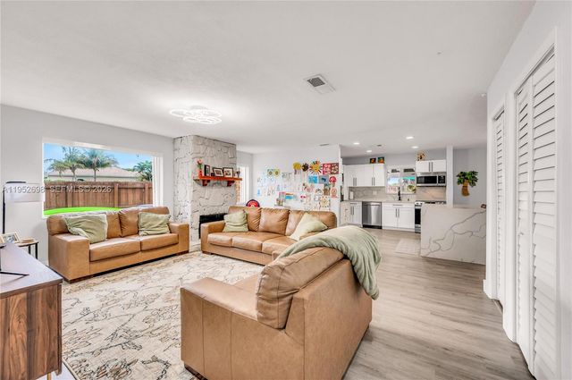 15930 SW 90th Ave, Palmetto Bay, FL 33157