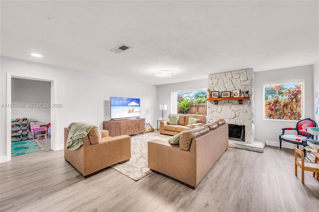 15930 SW 90th Ave, Palmetto Bay, FL 33157