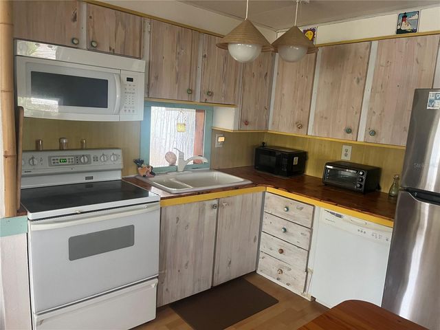 34188 CANAL DRIVE N, Pinellas Park, FL 33781