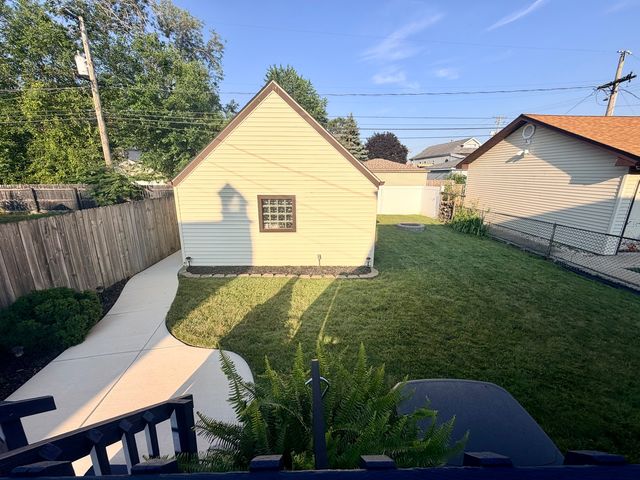 9439 S Saint Louis Avenue, Evergreen Park, IL 60805