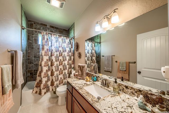 504 34th Street, Hondo, TX 78861