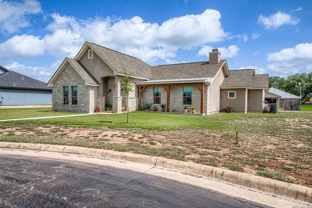 504 34th Street, Hondo, TX 78861