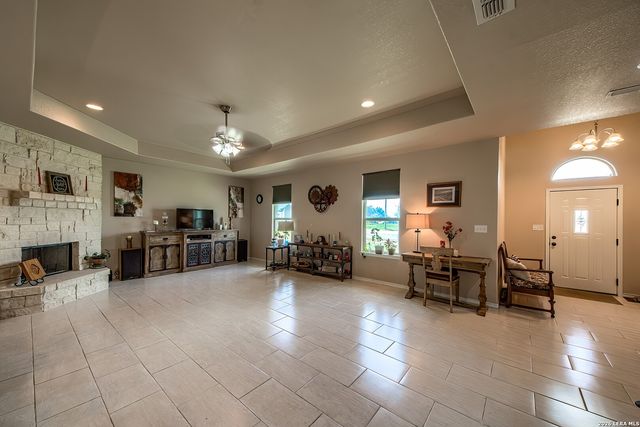504 34th Street, Hondo, TX 78861