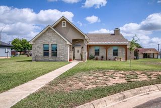 504 34th Street, Hondo, TX 78861