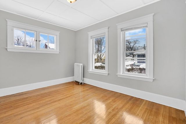 11 Ina St, Springfield, MA 01109