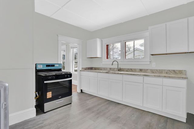 11 Ina St, Springfield, MA 01109