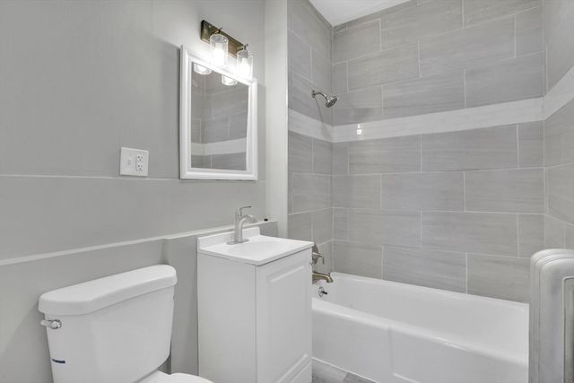 11 Ina St, Springfield, MA 01109