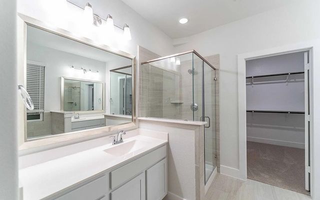 213 Alicante LN, Liberty Hill, TX 78642