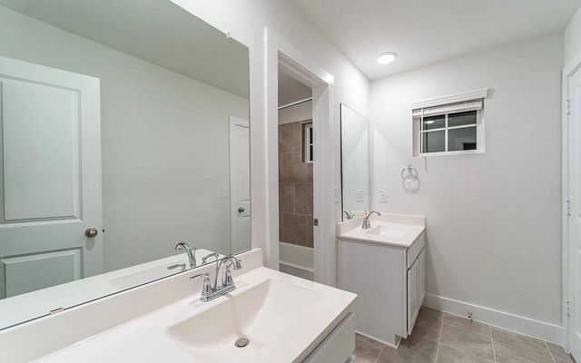 213 Alicante LN, Liberty Hill, TX 78642