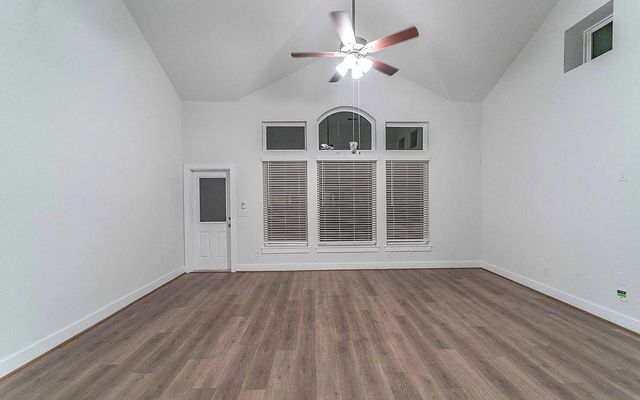 213 Alicante LN, Liberty Hill, TX 78642