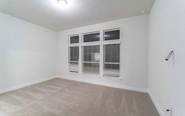 213 Alicante LN, Liberty Hill, TX 78642