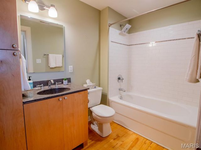 2216 Sidney Street 10, St Louis, MO 63104