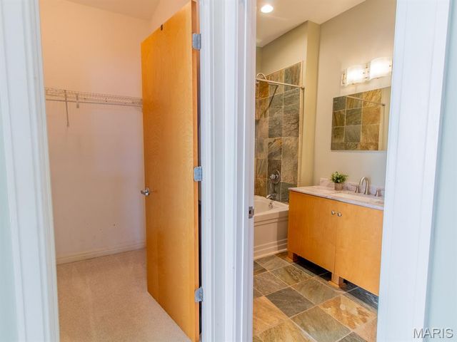 2216 Sidney Street 10, St Louis, MO 63104