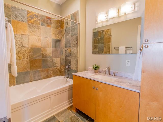 2216 Sidney Street 10, St Louis, MO 63104