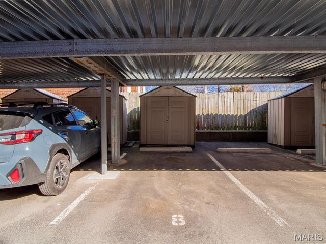 2216 Sidney Street 10, St Louis, MO 63104