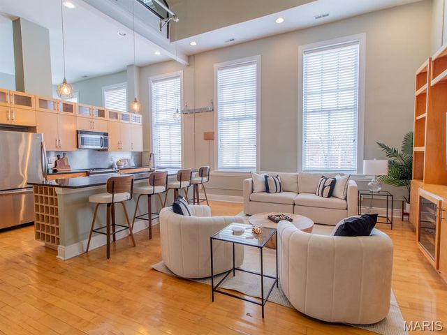 2216 Sidney Street 10, St Louis, MO 63104