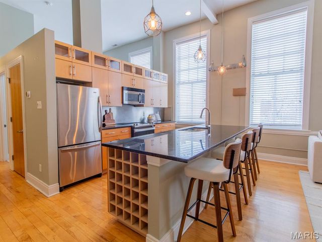 2216 Sidney Street 10, St Louis, MO 63104