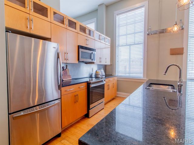 2216 Sidney Street 10, St Louis, MO 63104