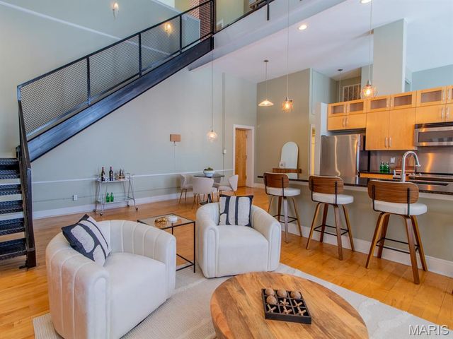 2216 Sidney Street 10, St Louis, MO 63104