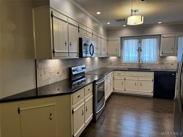 1425 Pine Ridge Road, Montgomery, AL 36109