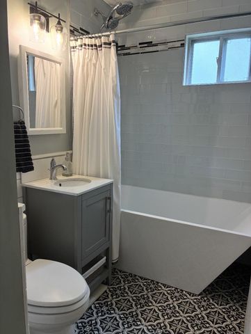 5816 Queen Avenue S, Minneapolis, MN 55410