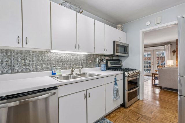 5816 Queen Avenue S, Minneapolis, MN 55410