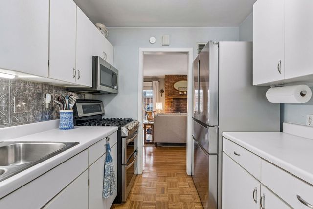 5816 Queen Avenue S, Minneapolis, MN 55410