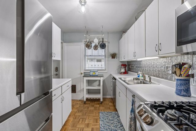 5816 Queen Avenue S, Minneapolis, MN 55410