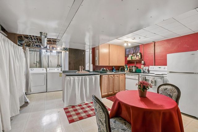 5816 Queen Avenue S, Minneapolis, MN 55410