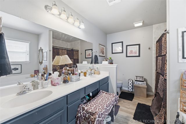 12516 S Cedar Avenue, Jenks, OK 74037