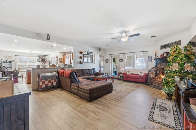 12516 S Cedar Avenue, Jenks, OK 74037