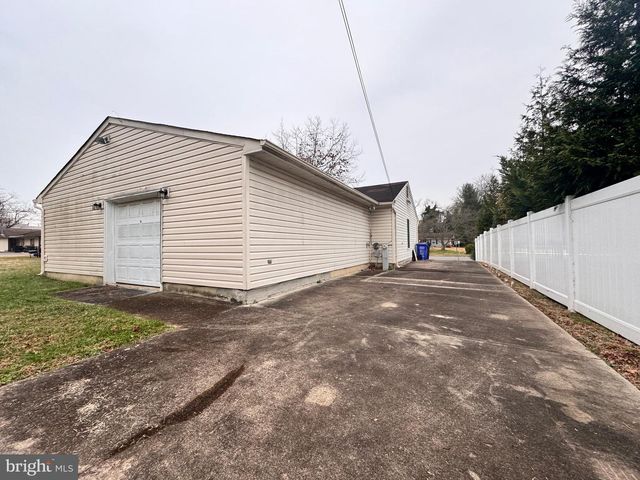 16400 POINTER RIDGE DR, Bowie, MD 20716