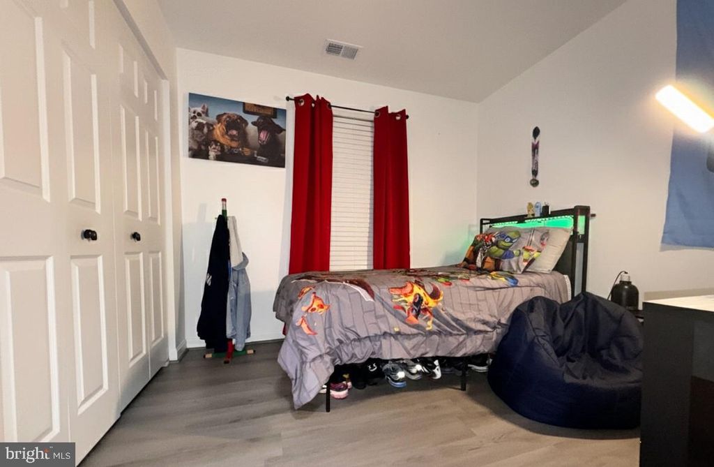 Image 22 of property listing at 16400 POINTER RIDGE DR, Bowie, MD 20716