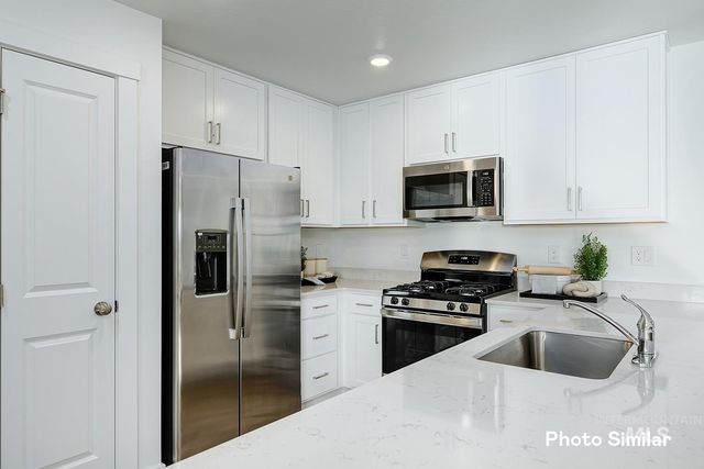 18398 N Sparkleberry Ave, Nampa, ID 83687