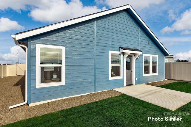 18398 N Sparkleberry Ave, Nampa, ID 83687