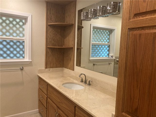 4509 Essex Dr, Corpus Christi, TX 78413