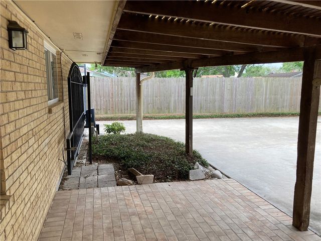 4509 Essex Dr, Corpus Christi, TX 78413