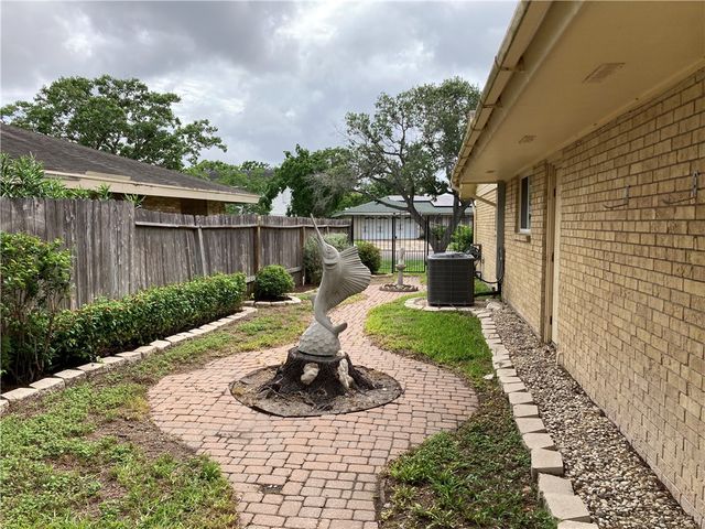 4509 Essex Dr, Corpus Christi, TX 78413