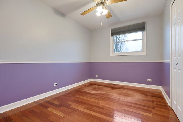 229 SHAWNEE Drive, Carol Stream, IL 60188