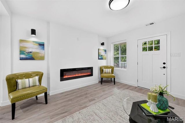 7342 Vermont Avenue, St Louis, MO 63111