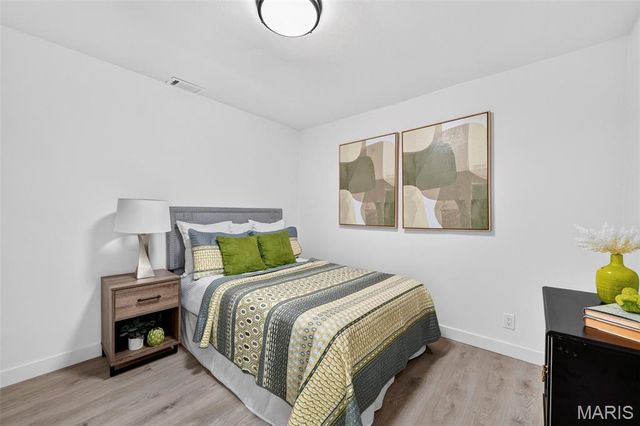 7342 Vermont Avenue, St Louis, MO 63111
