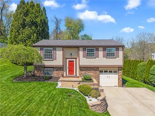 42 Forest Glen Drive, North Fayette, PA 15126