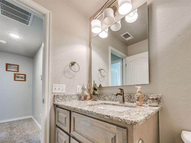 900 NE 34th Terrace, Moore, OK 73160