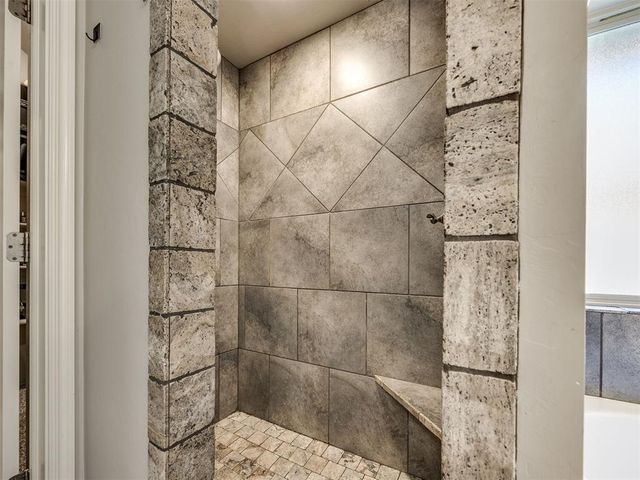 900 NE 34th Terrace, Moore, OK 73160