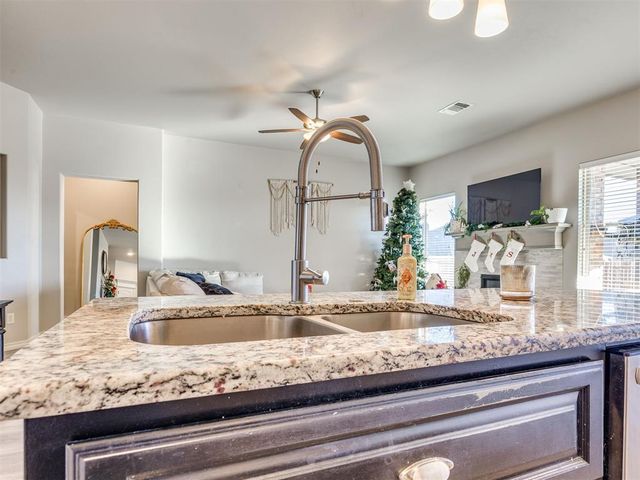 900 NE 34th Terrace, Moore, OK 73160