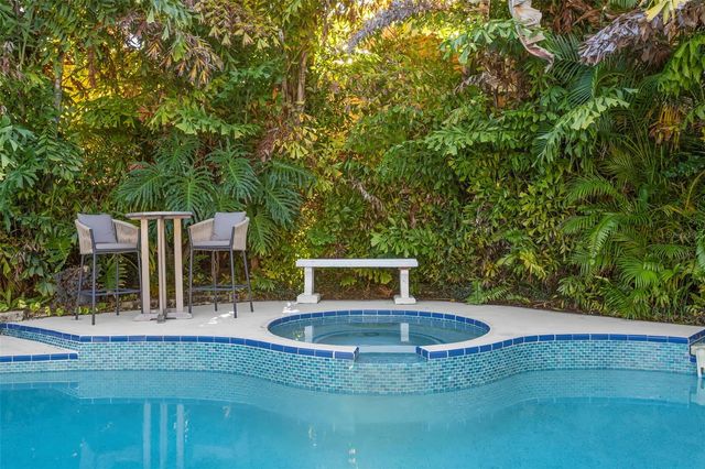 416 14TH AVENUE NE, St Petersburg, FL 33701