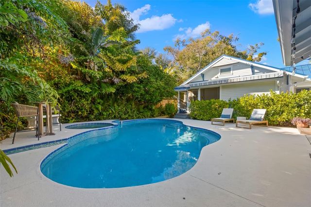 416 14TH AVENUE NE, St Petersburg, FL 33701