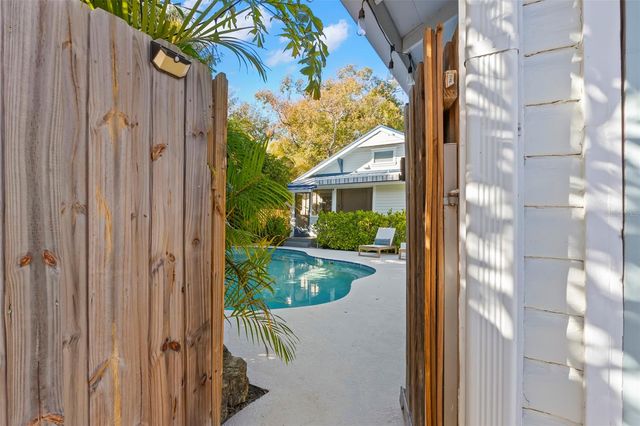 416 14TH AVENUE NE, St Petersburg, FL 33701