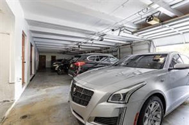 5850 NW 57 Avenue 4, Tamarac, FL 33319